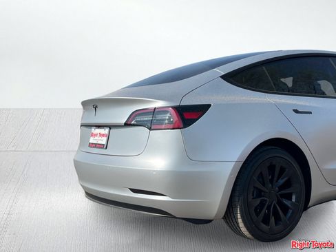 Used 2022 Tesla Model 3 Long Range AWD/4WD image 11