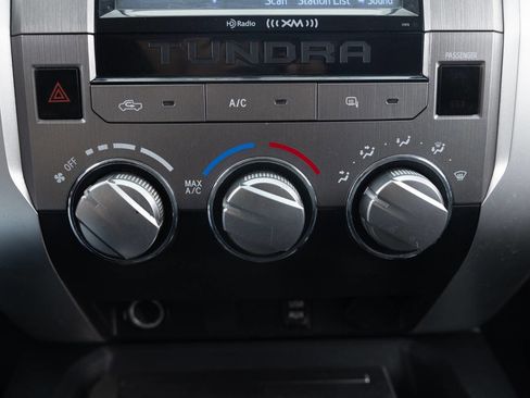 Used 2015 Toyota Tundra SR5 w/ SR5 Upgrade Package image 39