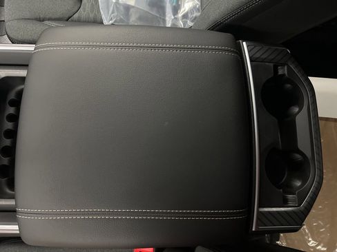 New 2026 RAM 1500 4x4 Crew Cab image 13