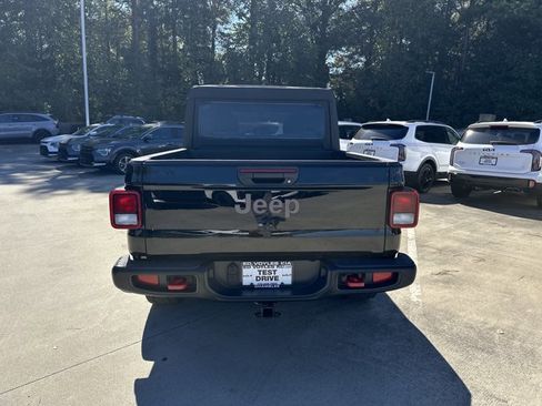 Used 2023 Jeep Gladiator Rubicon w/ Cold Weather Group image 7