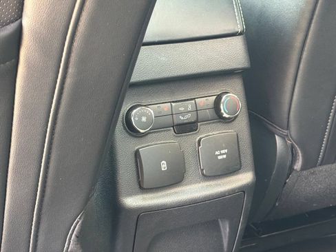 Used 2018 Ford Explorer Platinum AWD/4WD image 19