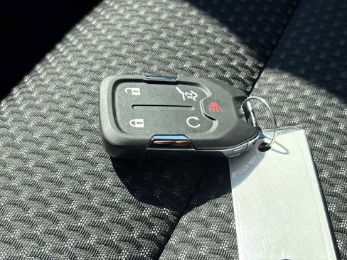 Certified 2023 GMC Acadia SLE w/ Driver Convenience Package image 37