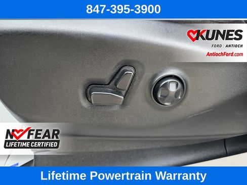 Used 2023 Chrysler Pacifica Touring-L image 22