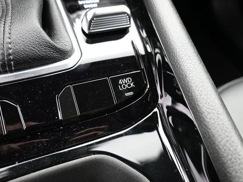 New 2026 Jeep Compass Latitude image 23