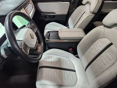 Used 2023 Rivian R1S Adventure AWD/4WD image 25