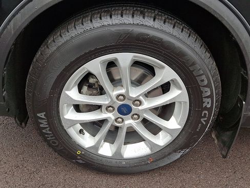 Certified 2020 Ford Escape SE image 28