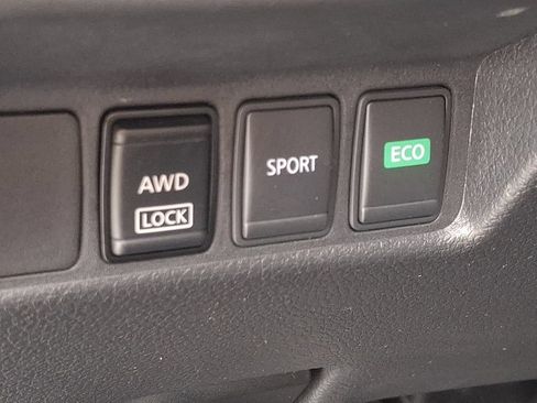 Used 2018 Nissan Rogue S AWD/4WD image 24