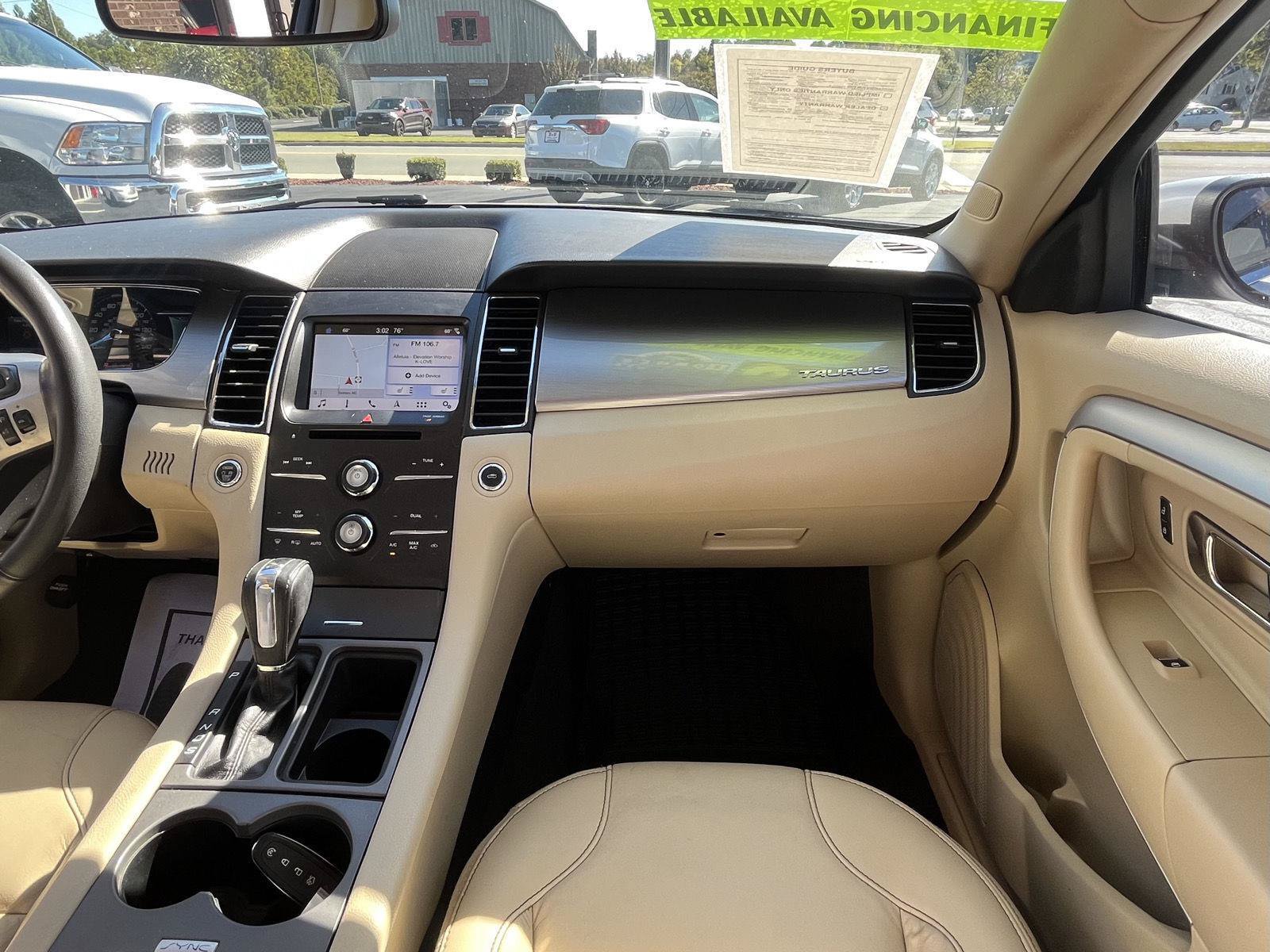 Used 2018 Ford Taurus SEL w/ Equipment Group 201A FWD image 13