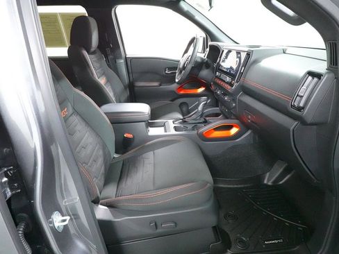 Used 2025 Nissan Frontier PRO-4X image 27