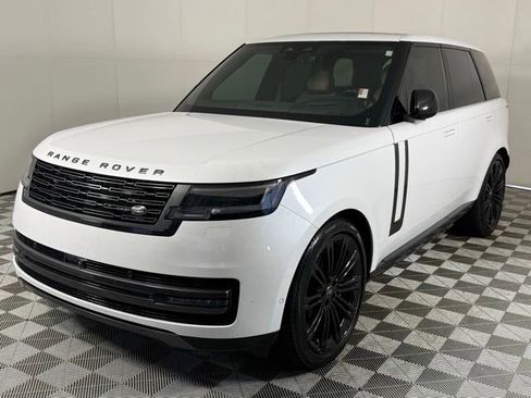 Used 2024 Land Rover Range Rover SE AWD/4WD image 2