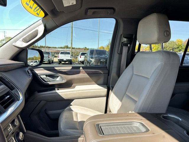 Used 2022 Chevrolet Tahoe Z71 w/ Luxury Package AWD/4WD image 35