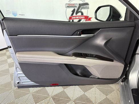 Used 2023 Toyota Camry LE image 10