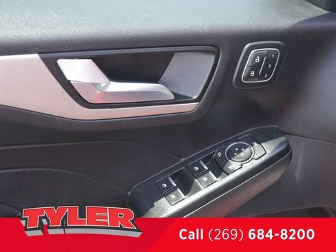 Used 2022 Ford Escape SEL w/ Technology Package AWD/4WD image 22