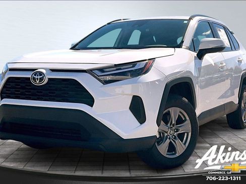 Used 2024 Toyota RAV4 XLE image 1