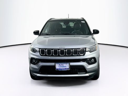 Used 2023 Jeep Compass Limited AWD/4WD image 2