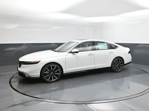 New 2026 Honda Accord Touring image 30