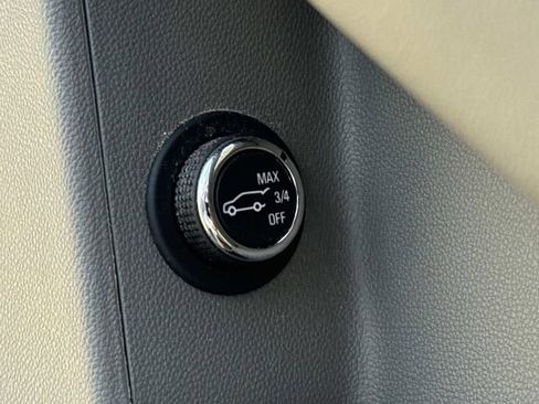 Used 2018 Cadillac XT5 Premium Luxury FWD image 19