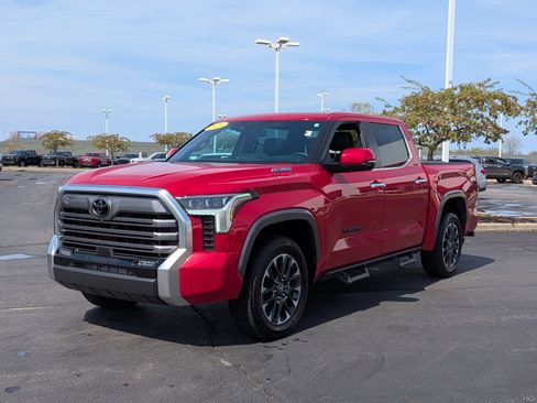 Used 2025 Toyota Tundra Limited AWD/4WD image 4