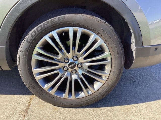 Used 2016 Lincoln MKX Reserve w/ Luxury Package AWD/4WD image 7