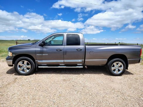 Used 2004 Dodge Ram 1500 Truck 4x4 Quad Cab image 2