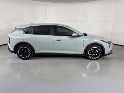 New 2026 Kia K4 GT-Line Turbo FWD image 9