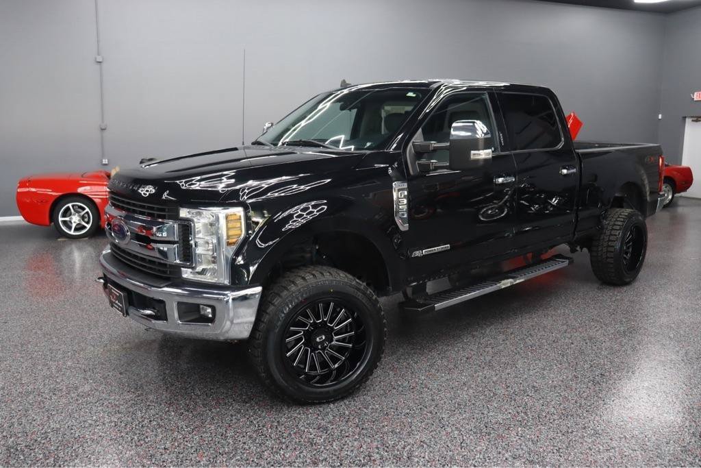Used 2019 Ford F350 XLT w/ XLT Premium Package AWD/4WD image 1