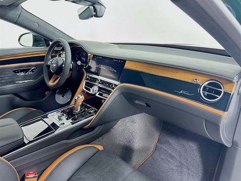 New 2025 Bentley Flying Spur Plug-In Hybrid image 28