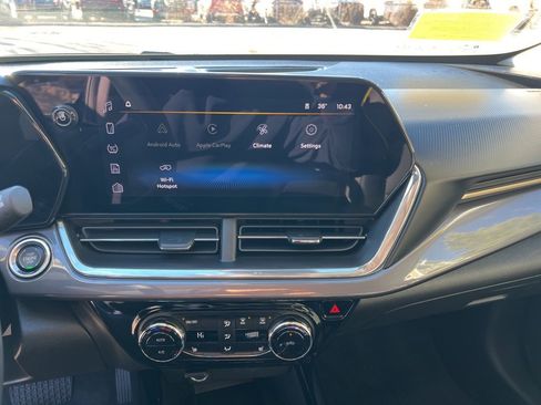 Used 2024 Chevrolet Trax ACTIV w/ Sunroof Package image 20