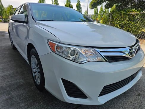 Used 2014 Toyota Camry LE image 7