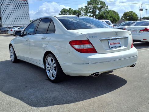 Used 2009 Mercedes-Benz C 300 Sedan image 3