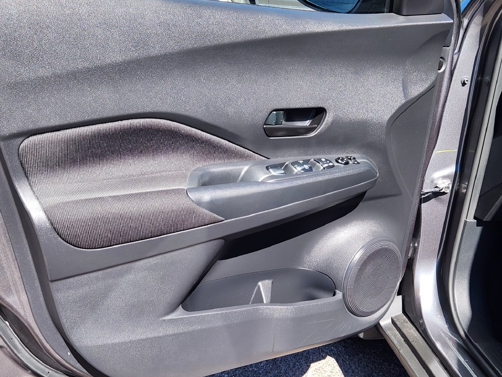 Certified 2025 Nissan Kicks Play S FWD image 19