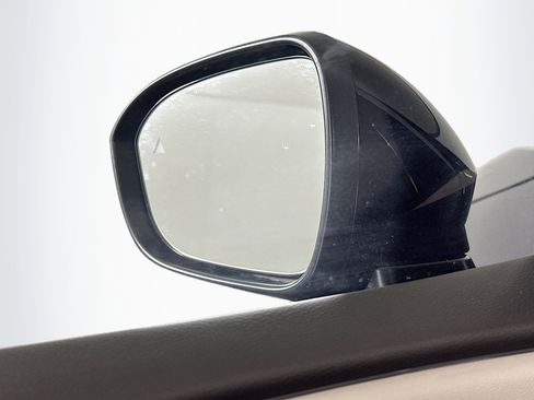 Used 2023 Nissan Ariya EVOLVE+ image 16