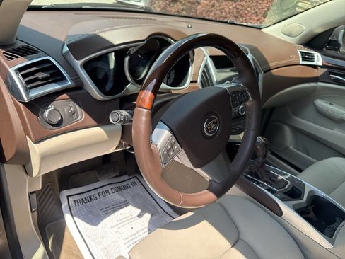 Used 2011 Cadillac SRX Luxury AWD/4WD image 19