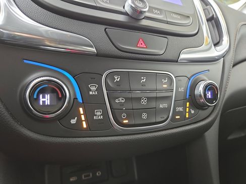 Certified 2021 Chevrolet Equinox Premier image 26