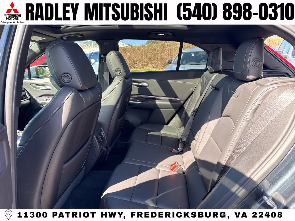 Used 2021 Cadillac XT4 Luxury w/ Cold Weather Package AWD/4WD image 12