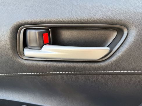 Used 2021 Toyota Corolla SE w/ Carpet Mat Package (TMS) FWD image 8