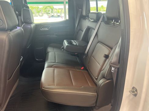 Used 2023 GMC Sierra 1500 Denali AWD/4WD image 13