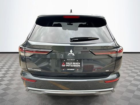 New 2026 Mitsubishi Outlander SE image 6