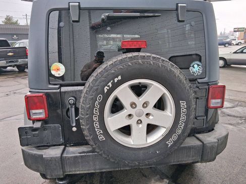 Used 2012 Jeep Wrangler Unlimited Sport image 7