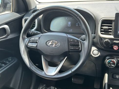 Used 2025 Hyundai Venue SEL FWD image 34