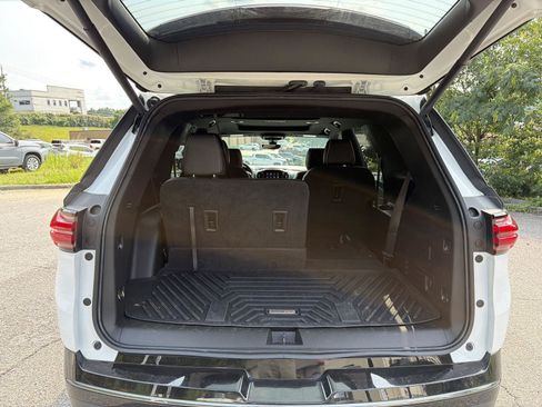 Used 2022 Chevrolet Traverse Premier w/ Redline Edition FWD image 15