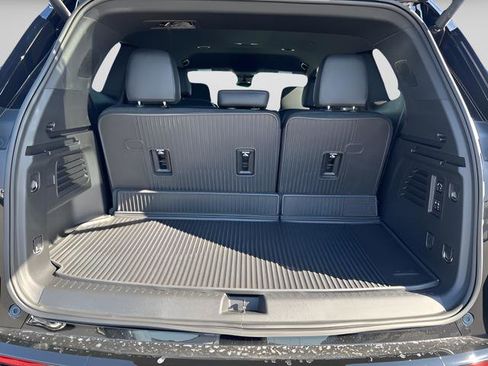 New 2026 GMC Acadia Denali w/ Super Cruise Package AWD/4WD image 9