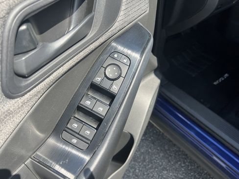 Used 2023 Nissan Rogue S AWD/4WD image 12