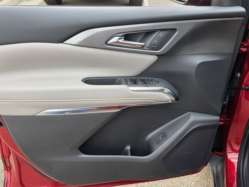 New 2026 Chevrolet Traverse LT w/ Driver Confidence Package image 17