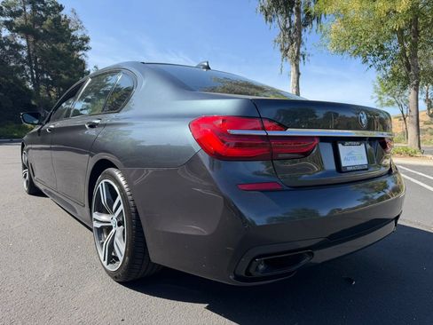 Used 2019 BMW 740i w/ M Sport Package RWD image 3
