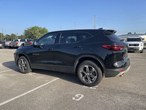 Used 2023 Chevrolet Blazer LT FWD image 3