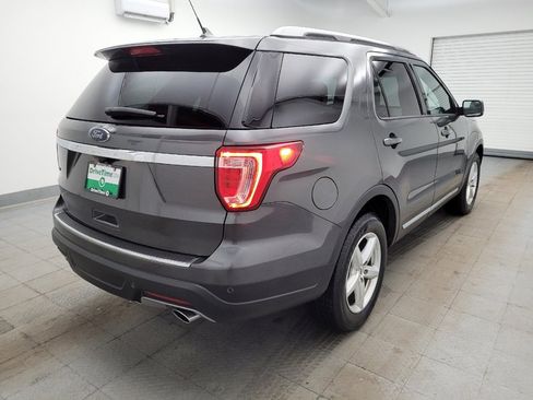Used 2018 Ford Explorer XLT w/ Equipment Group 202A image 9