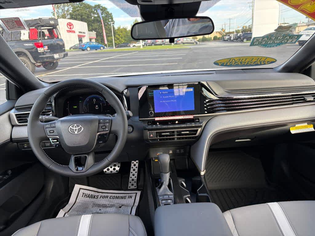 Used 2026 Toyota Camry SE FWD image 4