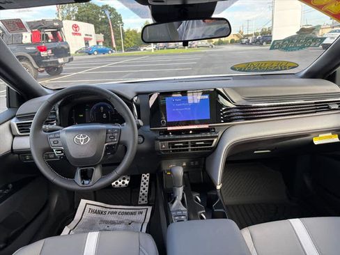Used 2026 Toyota Camry SE FWD image 4