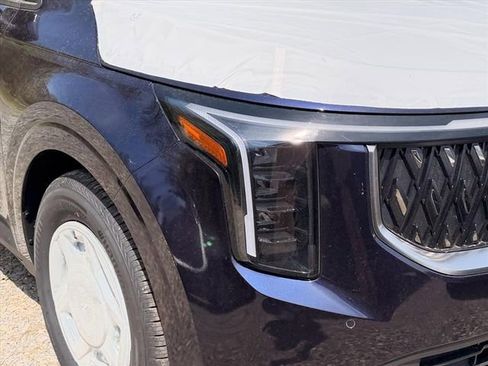 New 2026 Kia Carnival FWD image 7